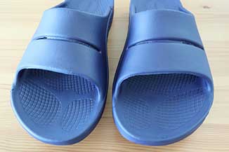 OOFOS-OOahh-Slide-Slipper8 - Plantar Fasciitis Resource