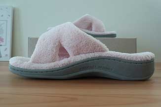 vionic pink slippers