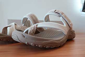 skechers women's sandals with arch support